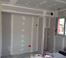 Construction du bâti pour la cuisine terminé