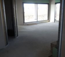Vue de l'entrée (après modifications, espace dégagé)