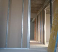 Euh....il est pas un peu pres de l\\\'escalier le mur ????? (la modification est en cours !!!)