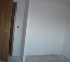 La chambre 2 avec le ratissage en cour