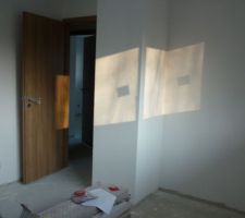 Le bureau avec le ratissage en cour