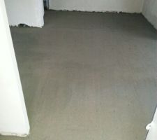 Coulage de la chape, ça sent la fin!