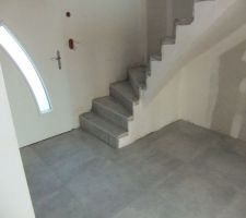 Entr&eacute;e et escalier