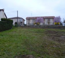 Un terrain propre avant le terrassement dans quelques semaines