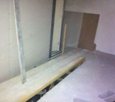 Isolation cellier et preparation tremie pour pose de l escalier en quart tournant pour acceder au 1er