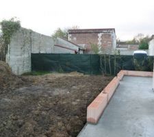 Cloture arriere voisin avant travaux.