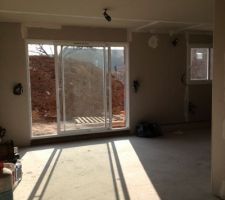 Vue du salon sur future terrasse extérieur