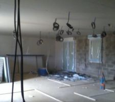 Cloisons et Électricité en cours - 18/03/2014
