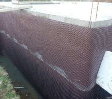 La dalle  est pos&eacute; donc maintenant j\'attend les mur ^^