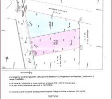 Mon terrain est celui du milieux.Le bleu est toujours &agrave; vendre