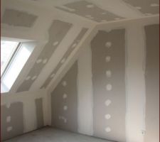 Chambre 4  qui a un accès vers le grenier