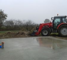 Jacky vient aplanir le terrain
