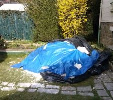 Le tas de gravats qui a déjà bien diminué de moitié