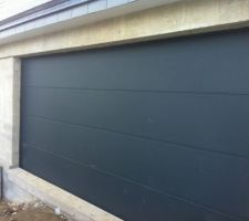 Porte de garage sectionnelle (4,75m)  alu RAL 7016