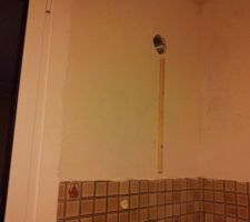 Première baguette fixée pour mettre la plaque de BA13