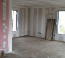 Salon avec bandes finies