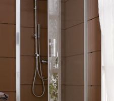 Paroi de douche salle d'eau.