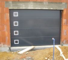 Porte de garage sectionnelle HORMANN RAL 7016   MOTIF 461