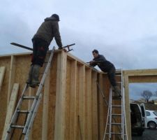 Pose des murs de la maison rez de chaussée