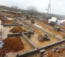 Les fondations de la maison et des terrasses, sous le mauvais temps