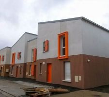 Notre maison au premier plan
