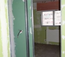 La chambre de notre suite parentale depuis le dressing