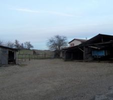 Hangars &agrave; d&eacute;molir