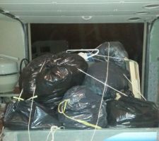 Les d&eacute;chets accumul&eacute;s sur le chantier qu'il faut mettre en d&eacute;chetterie