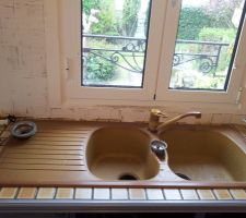 Notre ancien évier en cours de démontage