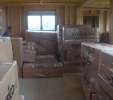 Stockage de la laine de bois à l'intérieur