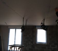 Cloisons et Électricité en cours - 19/03/2014