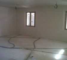 Mur et plafond du salon platrés