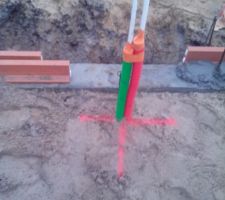 Insertion plomberie dans le remblai avec 2 potes
