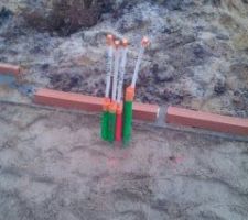 Insertion plomberie dans le remblai avec 2 potes