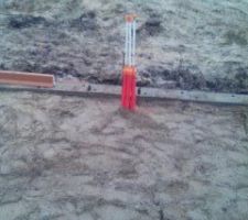 Insertion plomberie dans le remblai avec 2 potes
