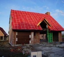 Feutre de toiture pos&eacute;