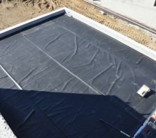 Pose de la membrane EPDM