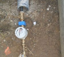 Pose du compteur d eau par le syndicat des eaux de Thiers.