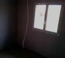 Mi mars pose du placo. 

En 3 semaines ils ont fait plus de choses qu'en 5 mois. 
Et toujours aucune nouvelle du chef de chantier. 

Je l'ai vu qu'une seule fois lors de l'ouverture de chantier. Serieux ?