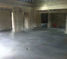 B&eacute;ton cir&eacute; (s&eacute;jour et entr&eacute;e)