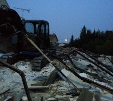 C'est un peu Beyrouth. On devine au loin le chalet en bois...