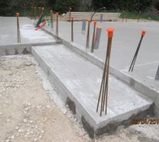 Ca y est la dalle est coulée !! 80m3 soit 128 tonnes de béton parait-il !!