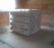 Les rails fixés au sol sur la future chambre de notre fils ....