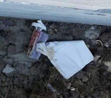 Des d&eacute;chets dans les tranch&eacute;es