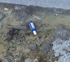 Des d&eacute;chets dans les tranch&eacute;es