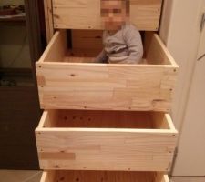 V&eacute;rification de la solidit&eacute; (environ 8 kilos).