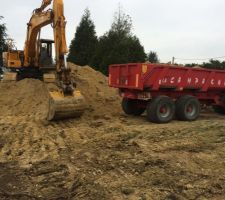 La terre presque compl&egrave;tement &eacute;vacu&eacute;e.