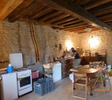 Pièce 1/2 de la maison d'habitation (cuisine/sam)