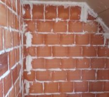 Les murs se préparent à recevoir le platre