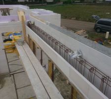 Linteau du garage en cours... Ferraillage pos&eacute;
